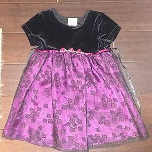 Size 4T girls dress by : Rose Cottage Holiday !!!